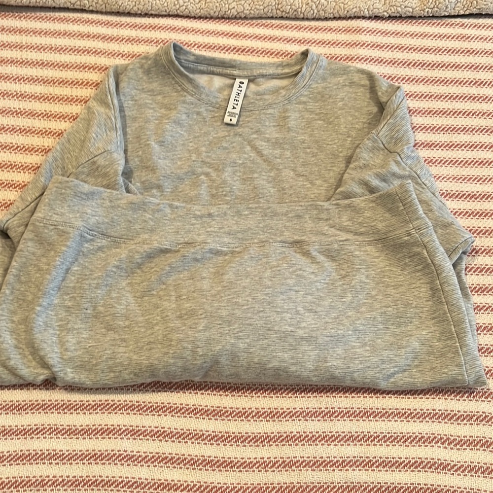 ATHLETA sweatshirt. Womens size SMALL.
